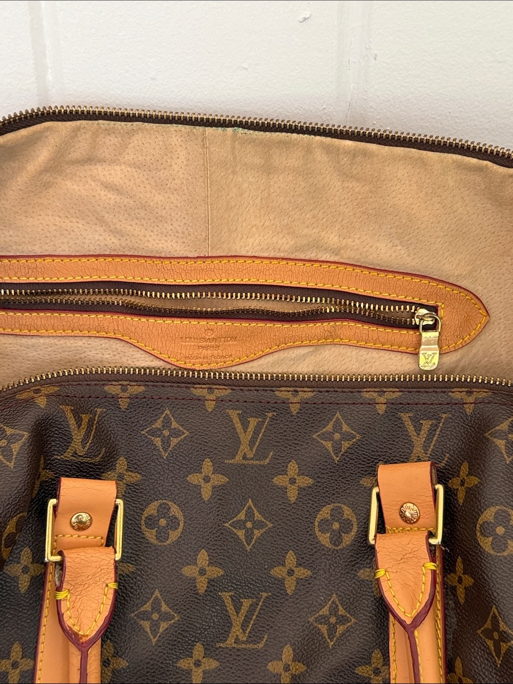Louis Vuitton Monogram Canvas Travel Tote with Tan Leather Trim - Picture 2 of 10